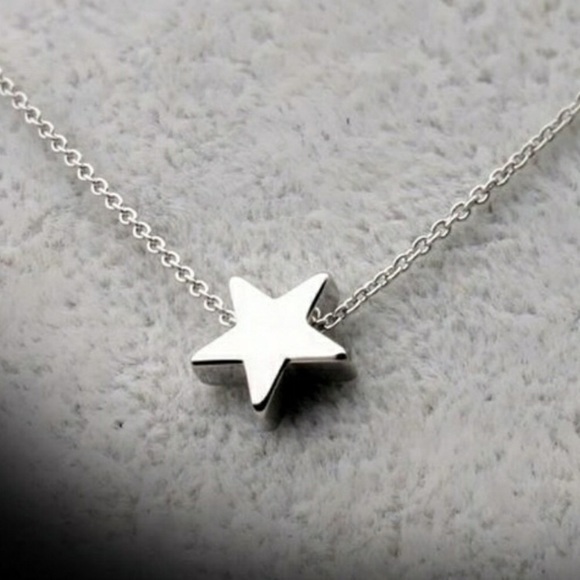 ⚜️[𝟯/$𝟭𝟴]⚜️Silver Star Delicate Choker NEW - Picture 2 of 7